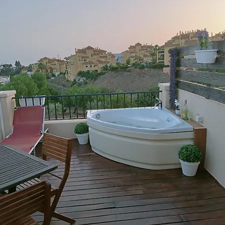 Hébergement de vacances 03573 3km From The With Sea Views And Jacuzzi!!!!